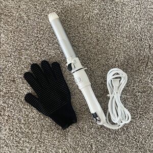 MONAT GLOBAL Curling Iron